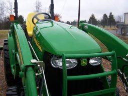 
										2008 John Deere 4wd 3520 Loader, Bucket, Boxblade full									