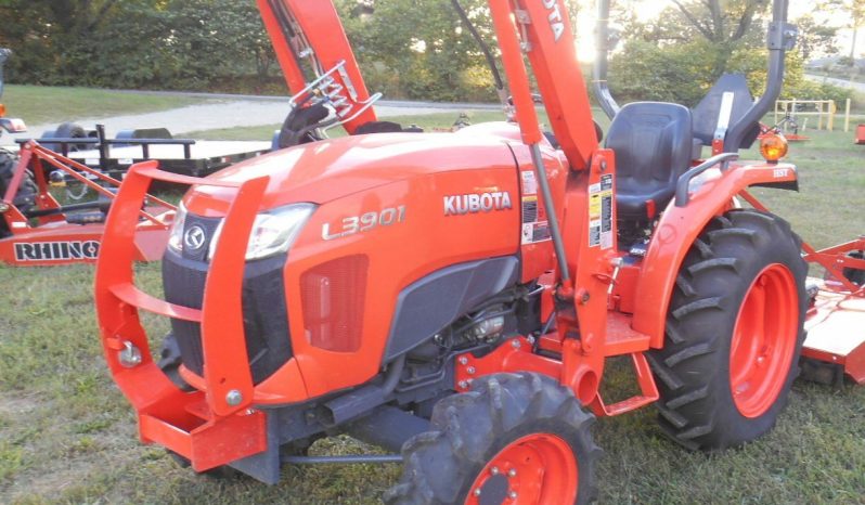
								2017 Kubota L3901D 4wd Tractor with Loader and Slasher full									