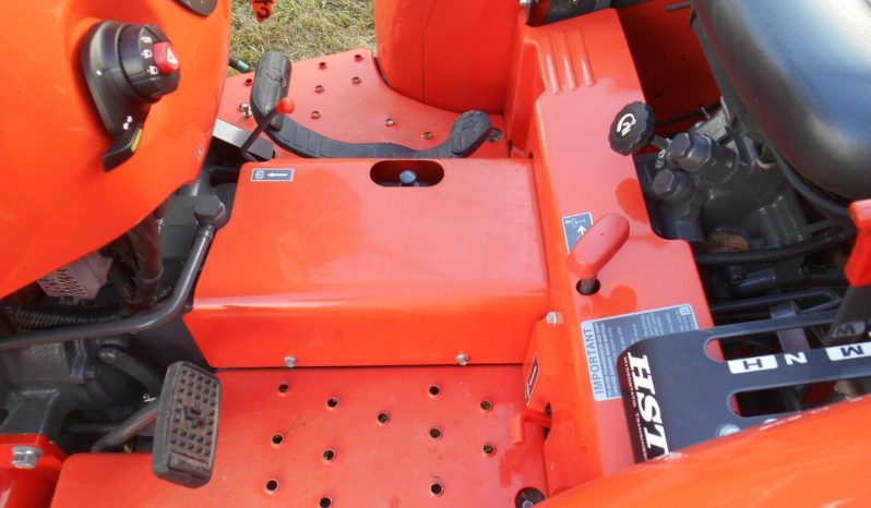 
								2017 Kubota L3901D 4wd Tractor with Loader and Slasher full									